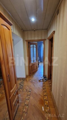3 otaqlı Köhnə tikili, Elmlər Akademiyası m., Bakı