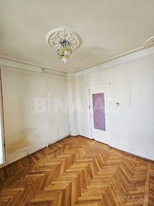 3 otaqlı Köhnə tikili, Neftçilər m., Bakı