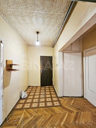 3 otaqlı Köhnə tikili, Neftçilər m., Bakı