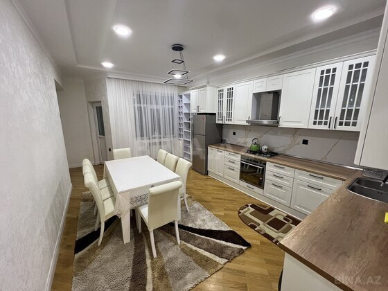 3 otaqlı Yeni tikili, 28 May m., Bakı