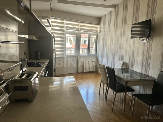 3 otaqlı Yeni tikili, Şah İsmayıl Xətai m., Bakı