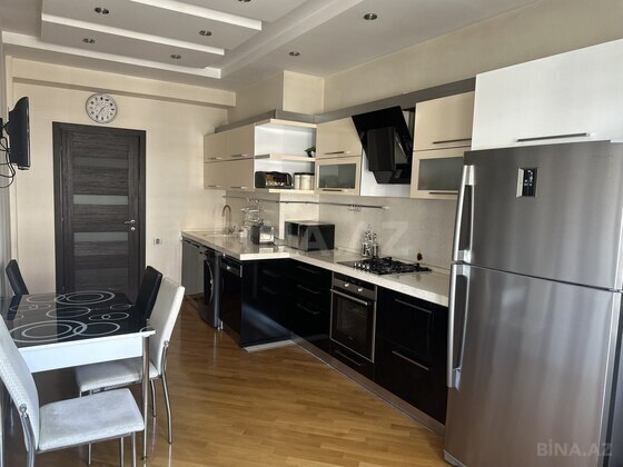 3 otaqlı Yeni tikili, Şah İsmayıl Xətai m., Bakı