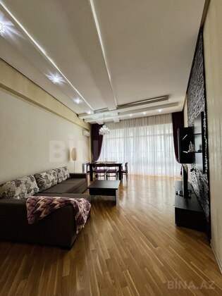 3 otaqlı Yeni tikili, Nizami m., Bakı