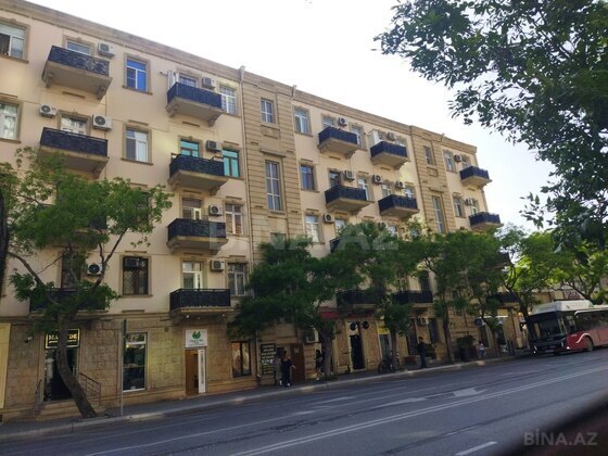 3 otaqlı Köhnə tikili, Yasamal r., Bakı