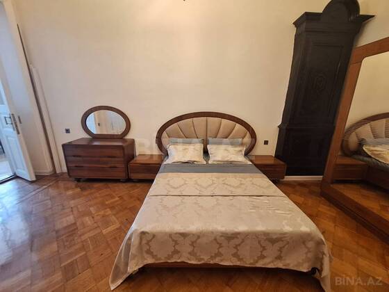 2 otaqlı Köhnə tikili, Sahil m., Bakı