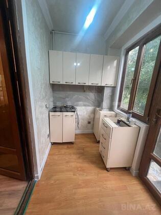 3 otaqlı Köhnə tikili, Həzi Aslanov m., Bakı