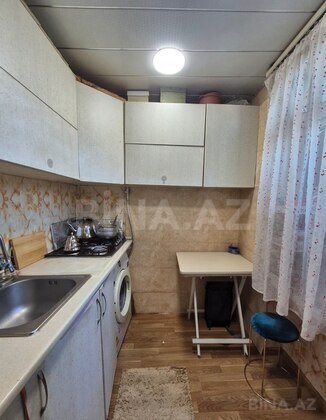 2 otaqlı Köhnə tikili, Elmlər Akademiyası m., Bakı