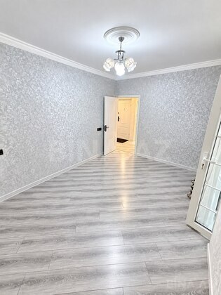 3 otaqlı Köhnə tikili, Həzi Aslanov m., Bakı