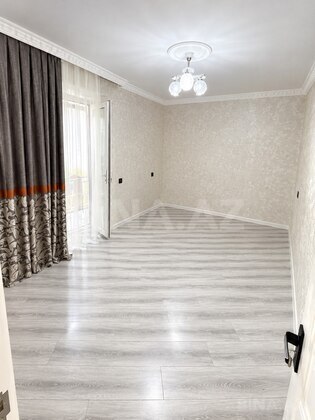 3 otaqlı Köhnə tikili, Həzi Aslanov m., Bakı