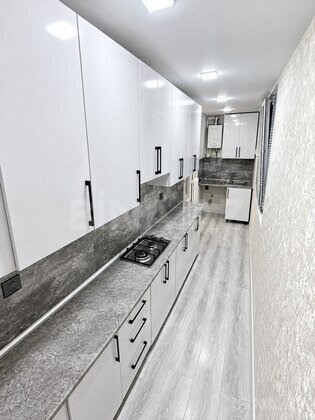 3 otaqlı Köhnə tikili, Həzi Aslanov m., Bakı