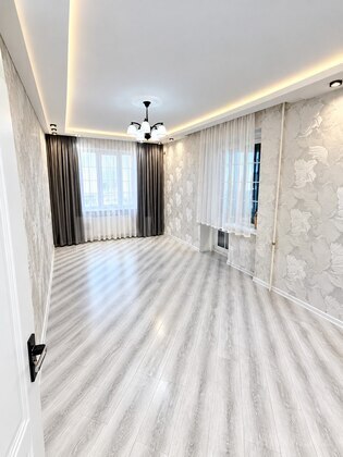 3 otaqlı Köhnə tikili, Həzi Aslanov m., Bakı