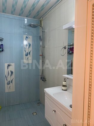 3 otaqlı Köhnə tikili, Bakıxanov q., Bakı