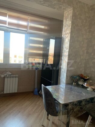 3 otaqlı Köhnə tikili, Bakıxanov q., Bakı
