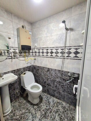 5 otaqlı Köhnə tikili, Xalqlar Dostluğu m., Bakı