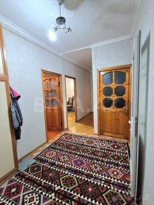 5 otaqlı Köhnə tikili, Xalqlar Dostluğu m., Bakı