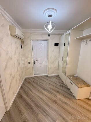 3 otaqlı Köhnə tikili, Neftçilər m., Bakı