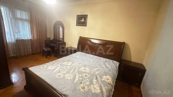 4 otaqlı Köhnə tikili, Elmlər Akademiyası m., Bakı