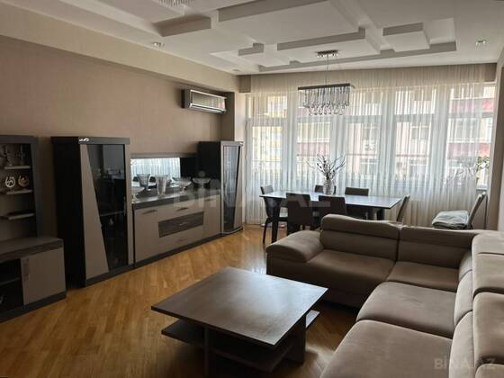 3 otaqlı Yeni tikili, Şah İsmayıl Xətai m., Bakı