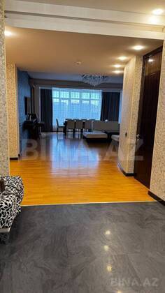 4 otaqlı Yeni tikili, Şah İsmayıl Xətai m., Bakı