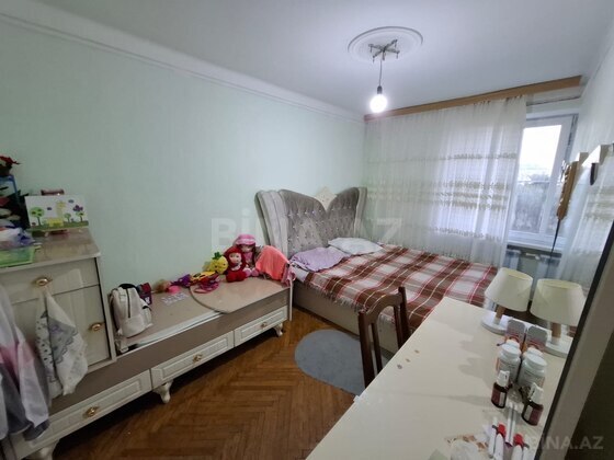 3 otaqlı Köhnə tikili, Memar Əcəmi m., Bakı