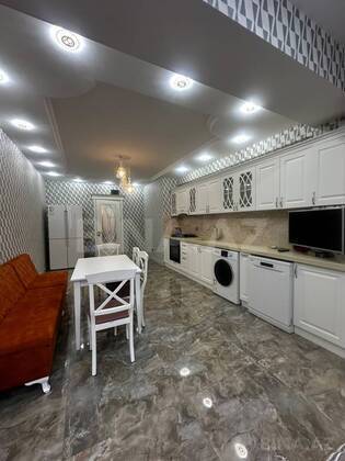3 otaqlı Yeni tikili, İnşaatçılar m., Bakı