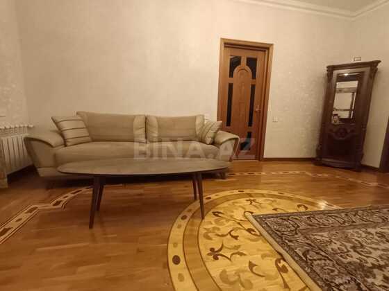 3 otaqlı Köhnə tikili, 28 May m., Bakı