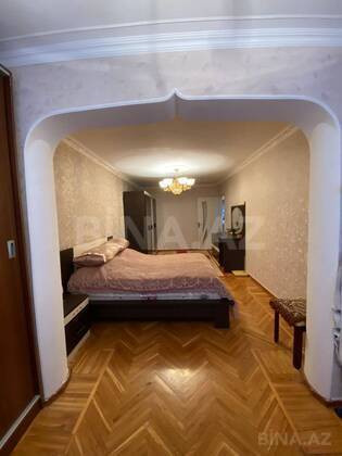 4 otaqlı Köhnə tikili, Neftçilər m., Bakı