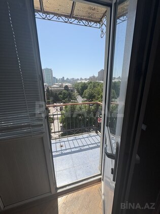 2 otaqlı Köhnə tikili, 28 May m., Bakı