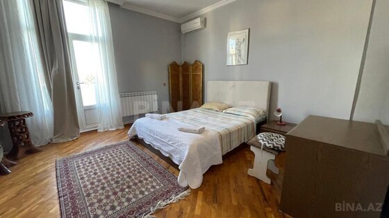3 otaqlı Köhnə tikili, Sahil m., Bakı
