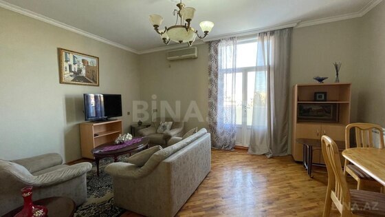 3 otaqlı Köhnə tikili, Sahil m., Bakı