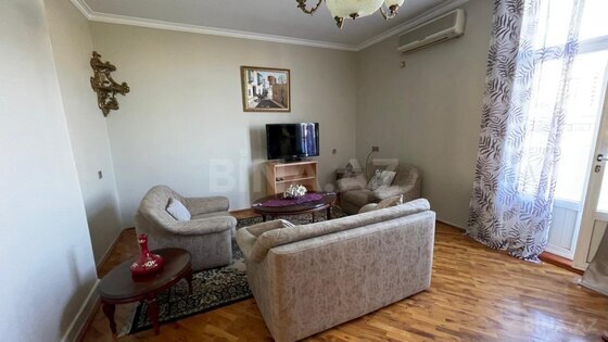3 otaqlı Köhnə tikili, Sahil m., Bakı