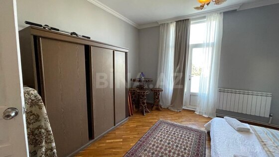 3 otaqlı Köhnə tikili, Sahil m., Bakı