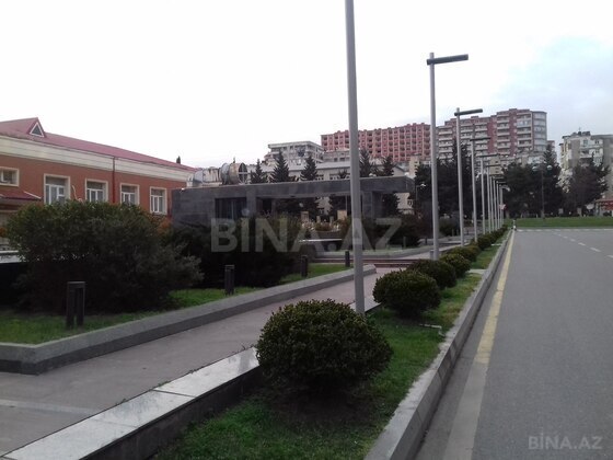 3 otaqlı Köhnə tikili, 8-ci mikrorayon q., Bakı