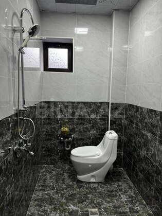 5 otaqlı Yeni tikili, Qəbələ