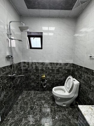 5 otaqlı Yeni tikili, Qəbələ