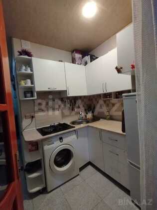 3 otaqlı Köhnə tikili, Memar Əcəmi m., Bakı