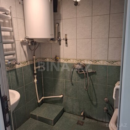 3 otaqlı Köhnə tikili, Elmlər Akademiyası m., Bakı