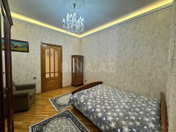 3 otaqlı Köhnə tikili, 28 May m., Bakı
