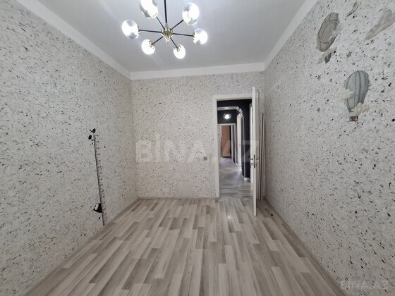 3 otaqlı Köhnə tikili, Qara Qarayev m., Bakı