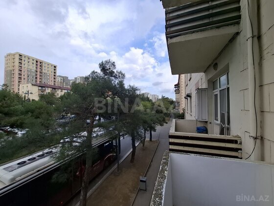 3 otaqlı Köhnə tikili, Qara Qarayev m., Bakı