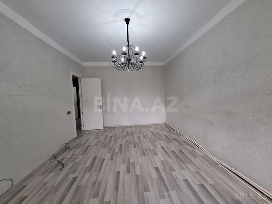 3 otaqlı Köhnə tikili, Qara Qarayev m., Bakı
