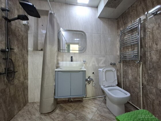 3 otaqlı Köhnə tikili, Qara Qarayev m., Bakı