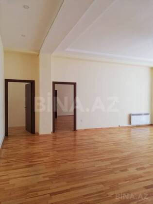 Obyekt 8 Noyabr m., Bakı