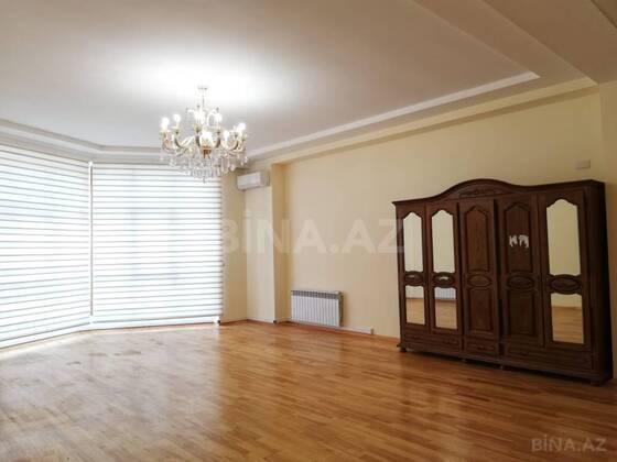 Obyekt 8 Noyabr m., Bakı
