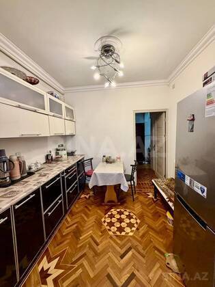 2 otaqlı Köhnə tikili, 8-ci mikrorayon q., Bakı