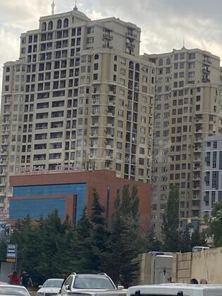 3 otaqlı Yeni tikili, İnşaatçılar m., Bakı