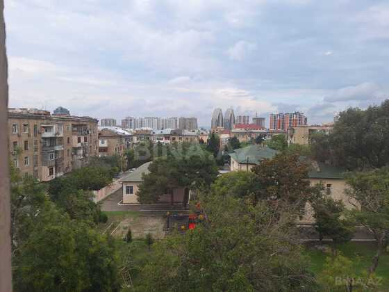 2 otaqlı Köhnə tikili, Elmlər Akademiyası m., Bakı