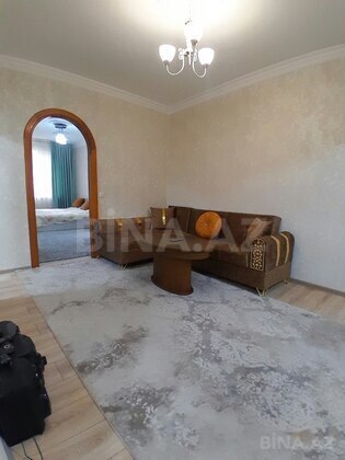 2 otaqlı Köhnə tikili, Memar Əcəmi m., Bakı