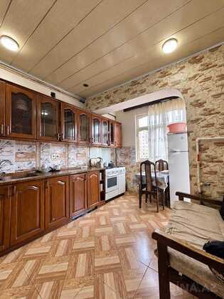 5 otaqlı Köhnə tikili, Yasamal r., Bakı