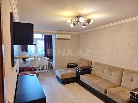 2 otaqlı Köhnə tikili, Elmlər Akademiyası m., Bakı